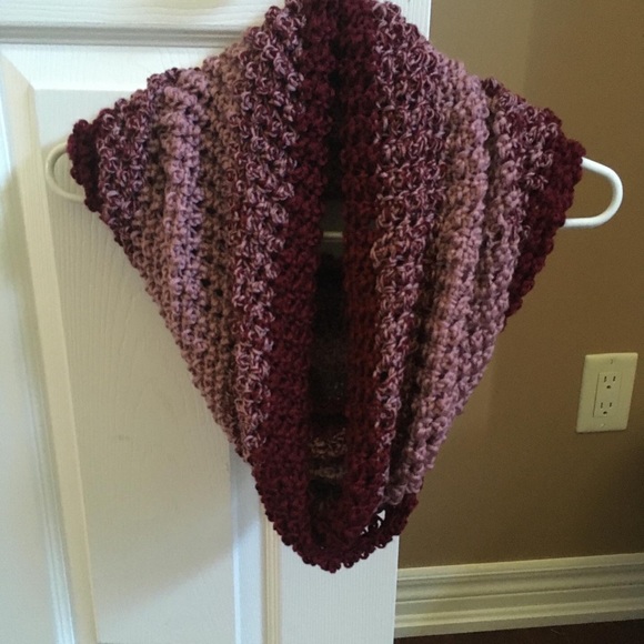 Homemade crochet hats and scarves. Price varies - Picture 4 of 7